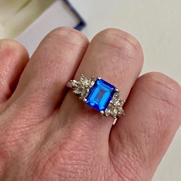 Blue Topaz Sterling Silver Ring Size 8 - Picture 9 of 11